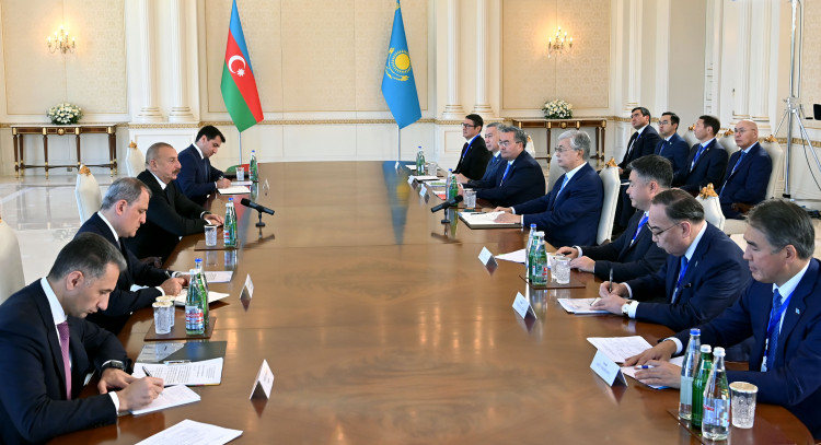 Kazakistan ve Azerbaycan Yeni Anlaşmalar için Masaya Oturdu